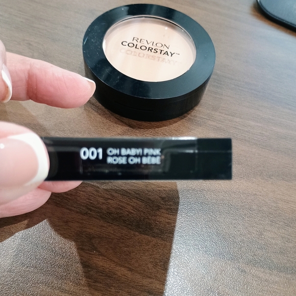 Revolution Conceal & Hydrate Foundation, Revlon Blush And Revlon Pressed Powder - Picture 3 of 6